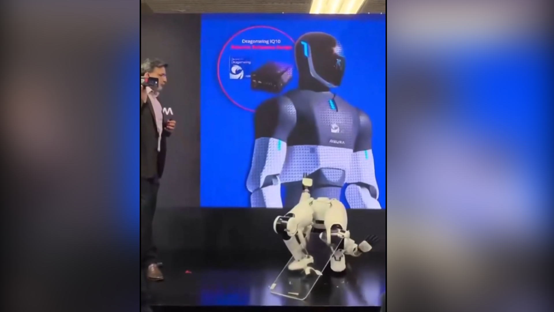 Qualcommのヒューマノイドがデモ中に崩れ落ちる。通信障害による安全停止と説明